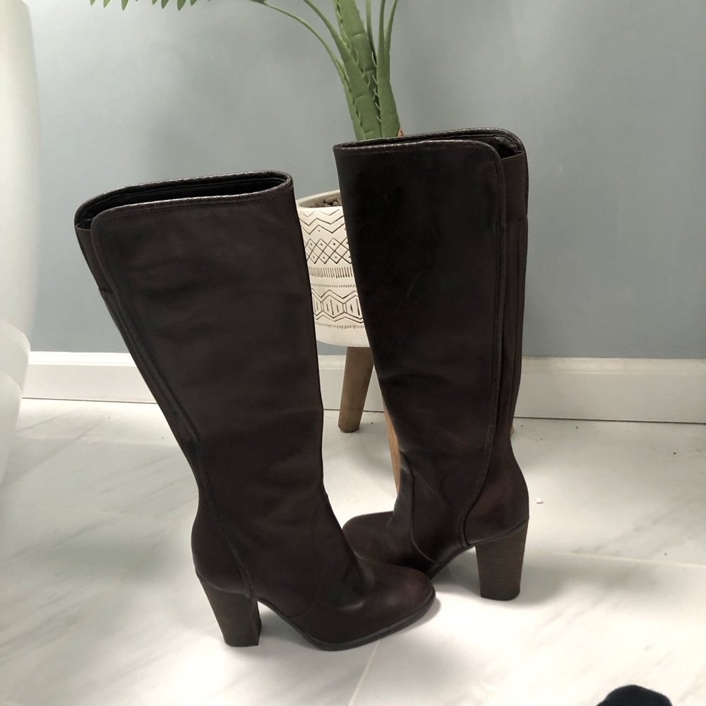 Vince CamutoBrown Boots Size 4.5